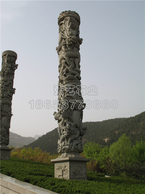 石龍柱 