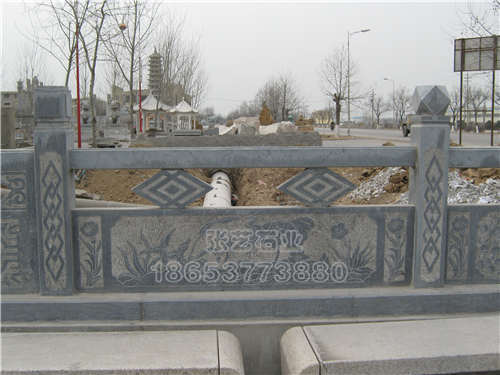 石欄桿 