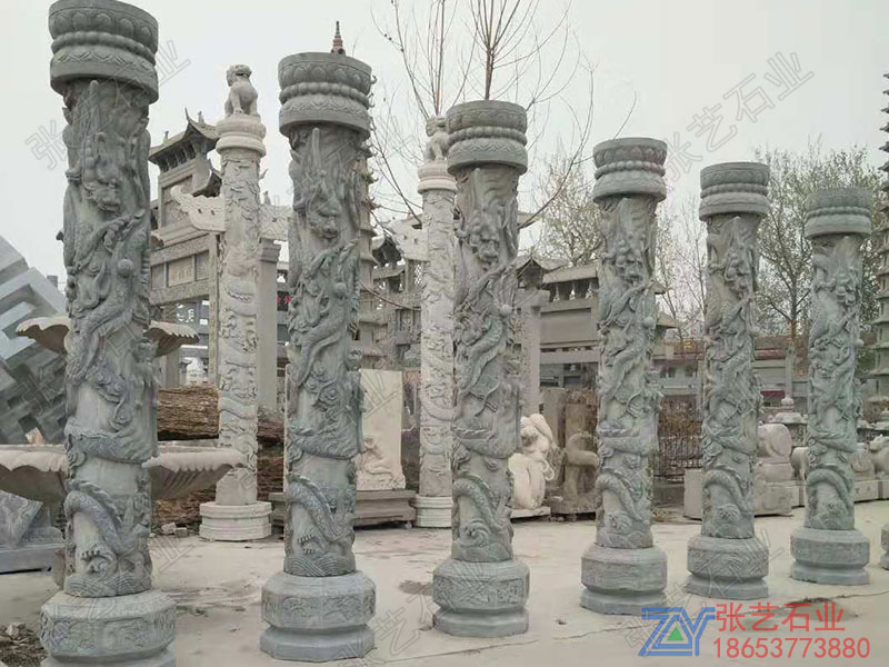 青石龍柱 