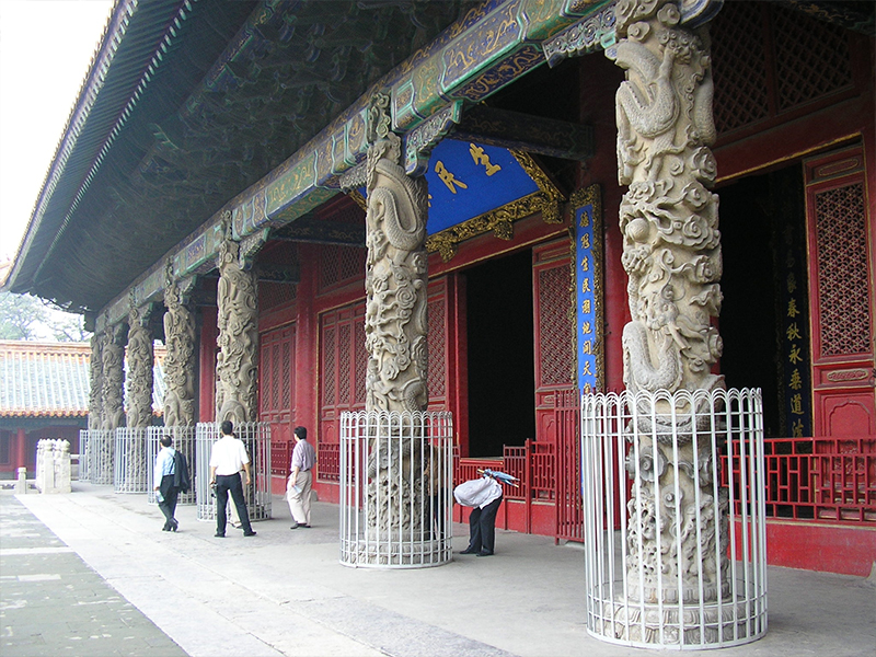 寺廟石龍柱 