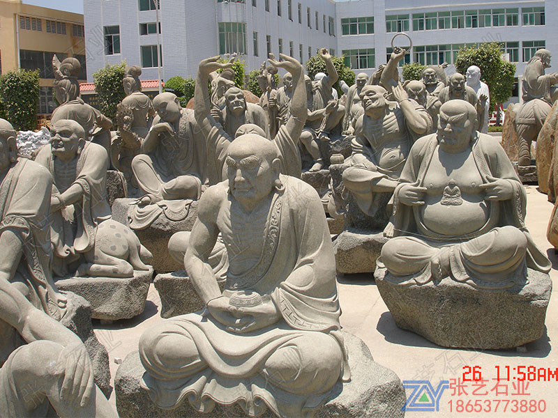 十八羅漢雕像 