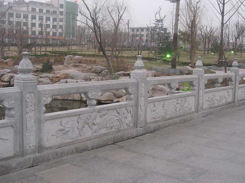 河堤石欄桿 