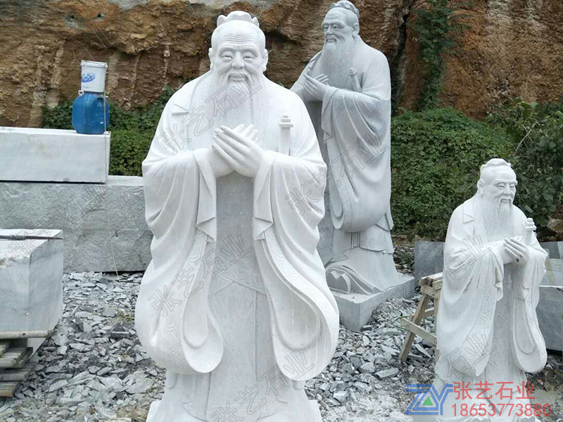 孔子石雕像