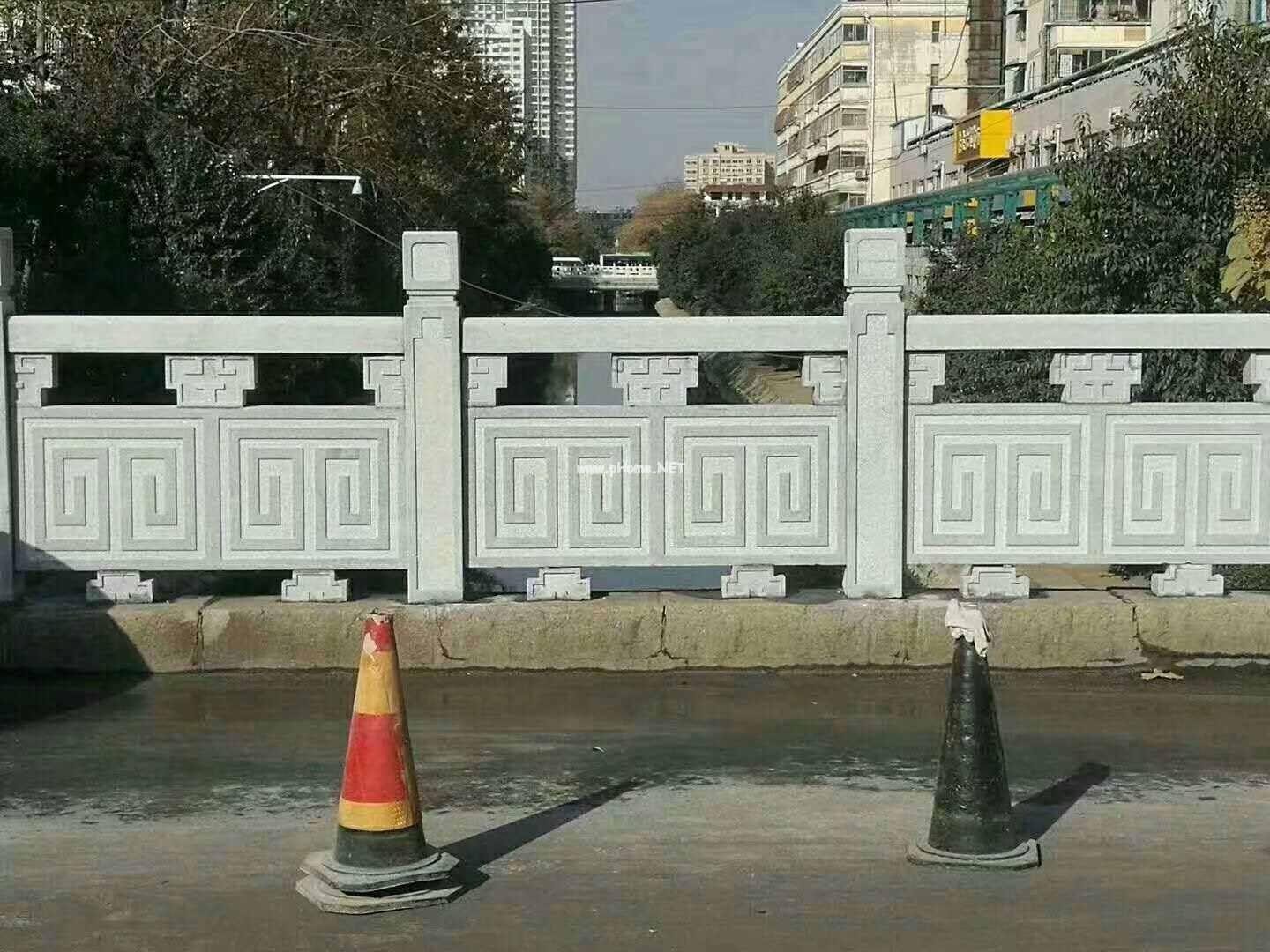 石欄桿 